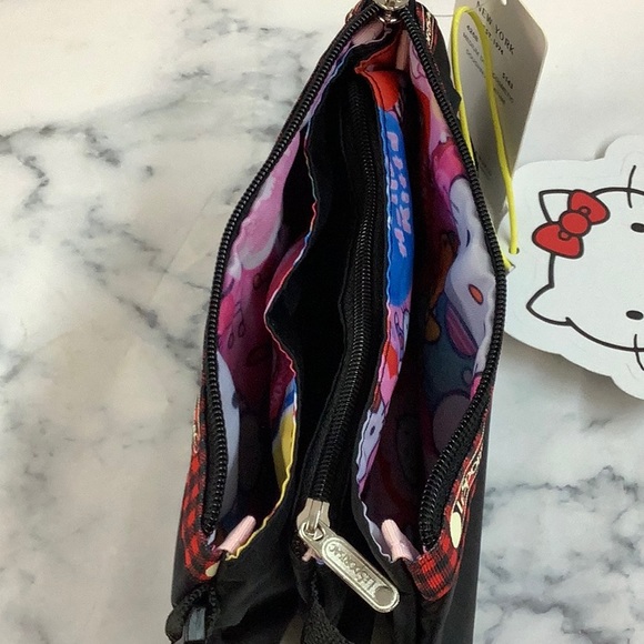 NWT Lesportsac Small Wristlet Hello Kitty - Picture 3 of 6